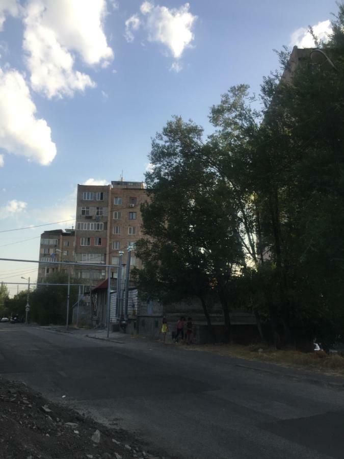 Massiv Apt เยเรวาน ภายนอก รูปภาพ